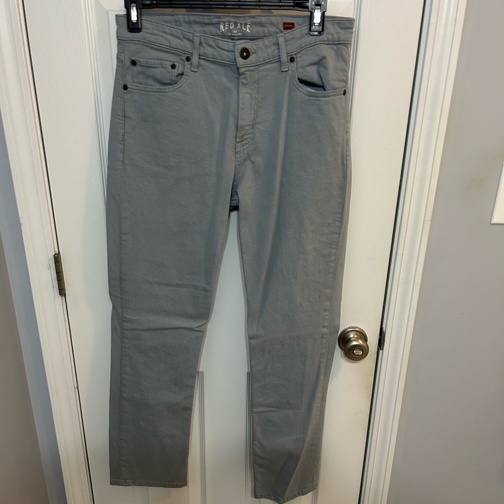 Red Ale by Alesbury Light Wash Pants. Size 33x30